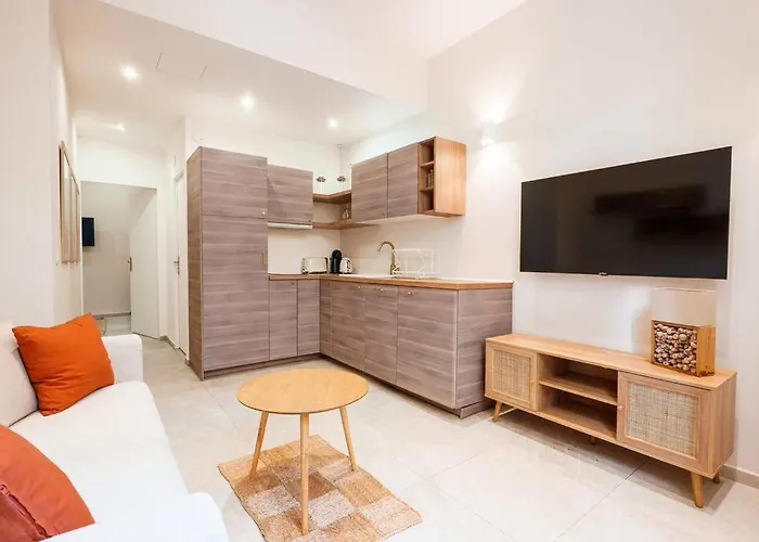 - - 10 Min De La * ニース